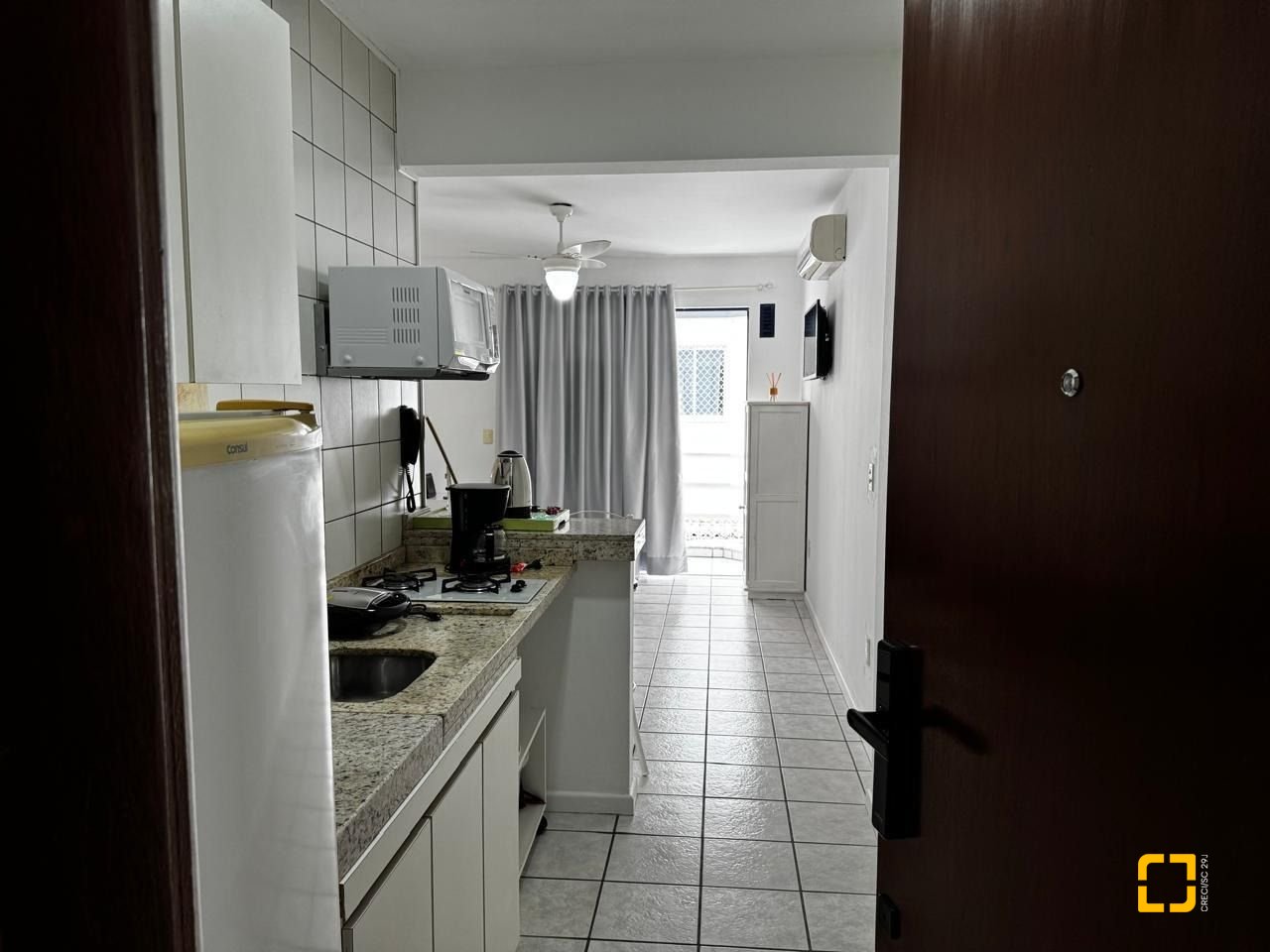 Apartamento com 28m², 1 quarto, no bairro Canasvieiras em Florianópolis