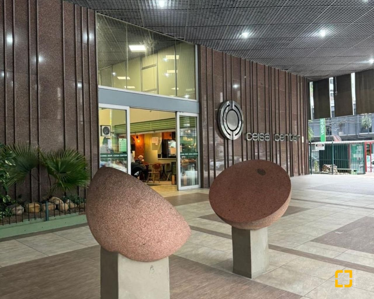 Sala com 40m², no bairro Centro em Florianópolis