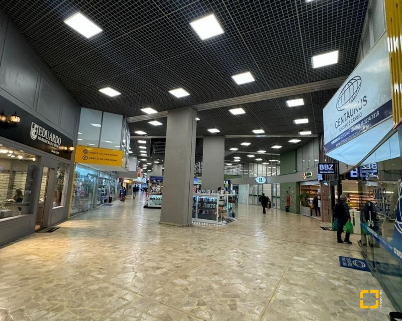 Sala com 40m², no bairro Centro em Florianópolis