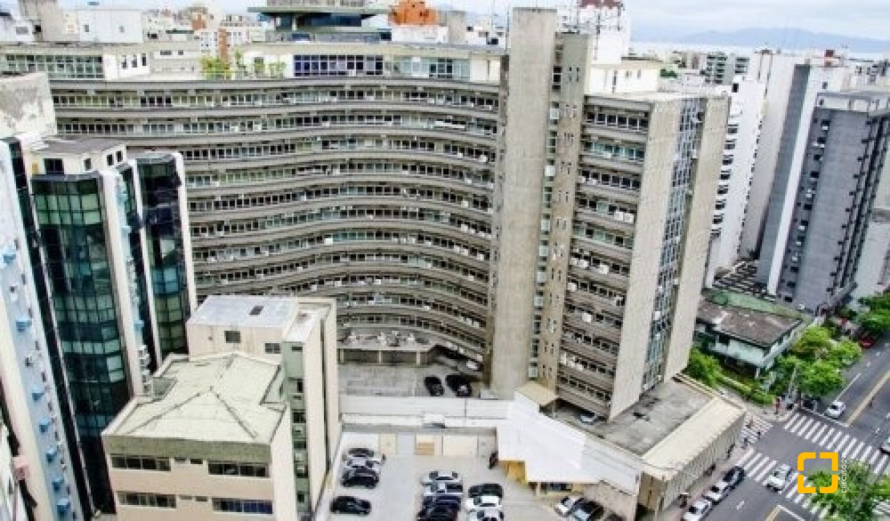 Sala com 40m², no bairro Centro em Florianópolis