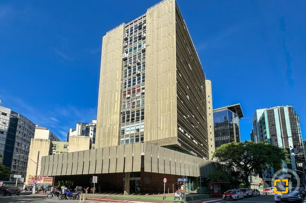 Sala com 40m², no bairro Centro em Florianópolis