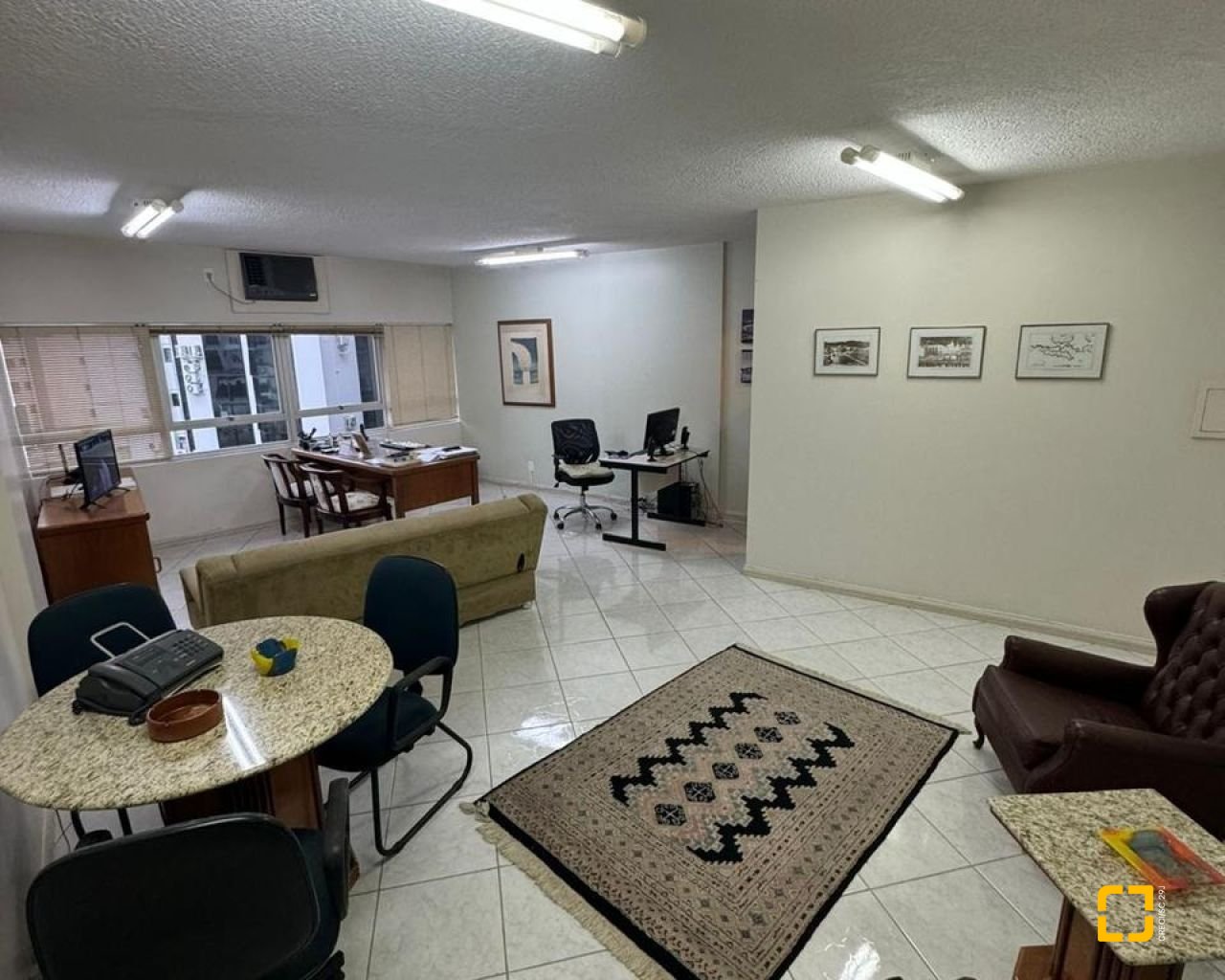 Sala com 40m², no bairro Centro em Florianópolis
