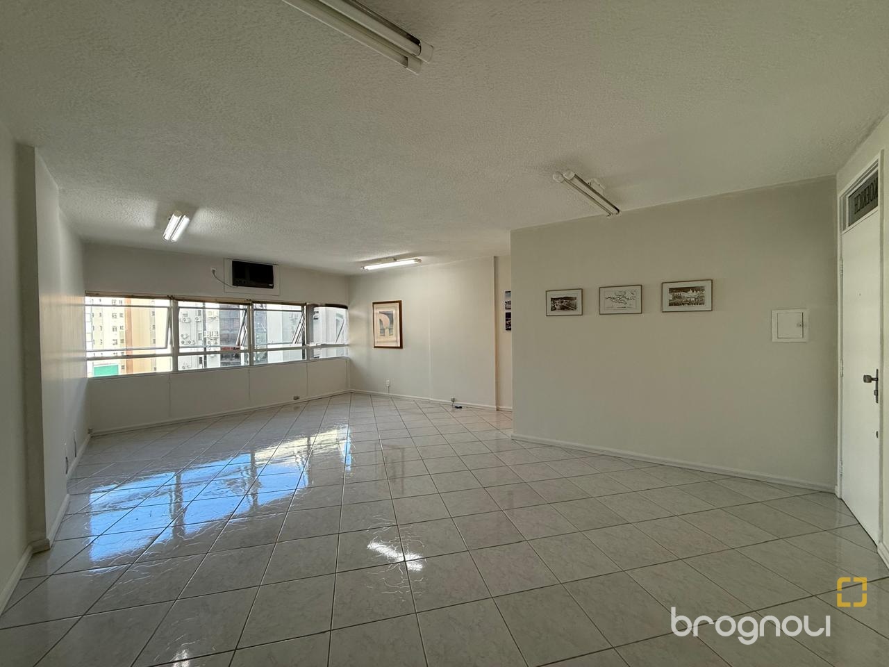 Sala com 40m², no bairro Centro em Florianópolis