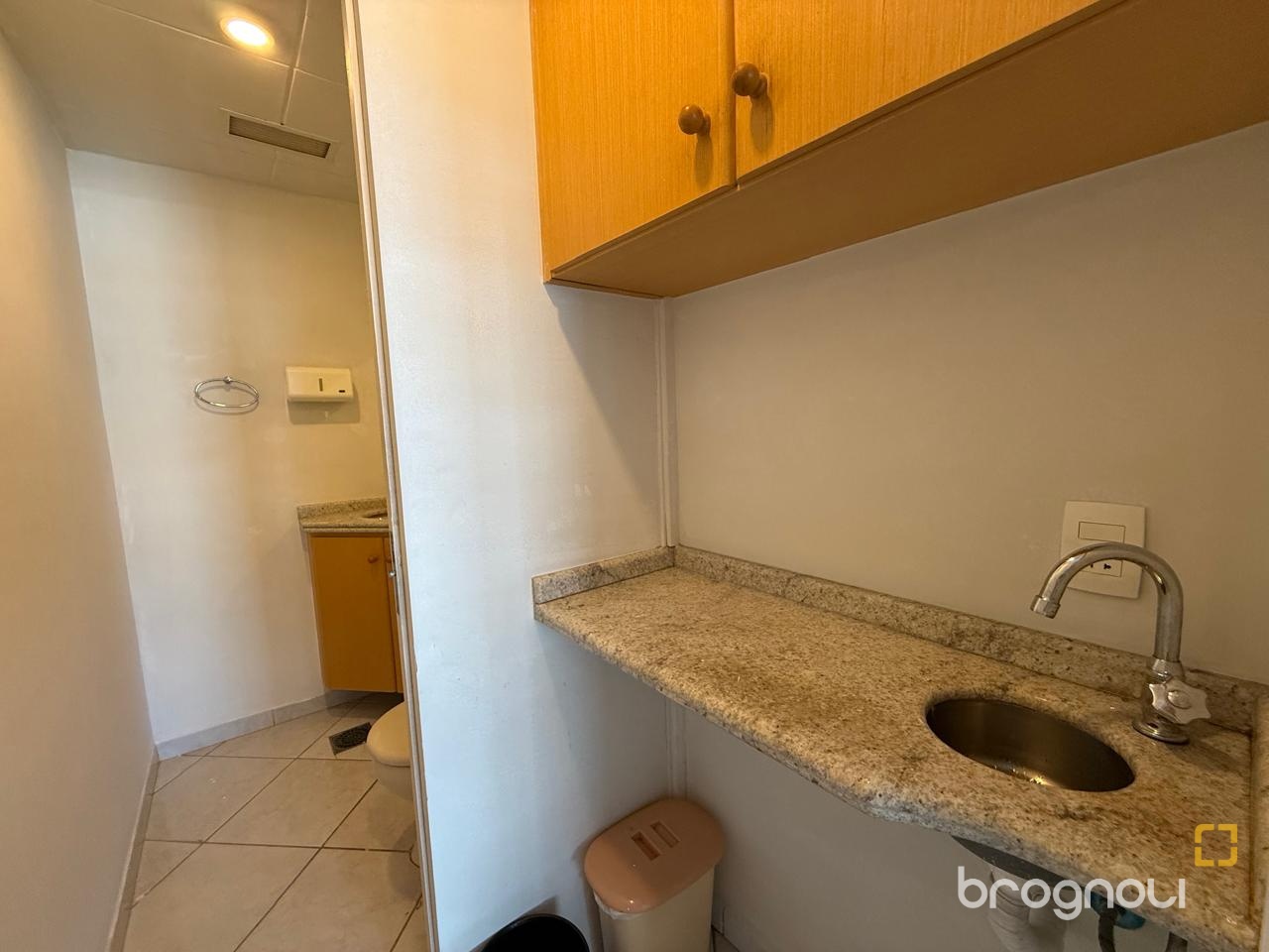 Sala com 40m², no bairro Centro em Florianópolis