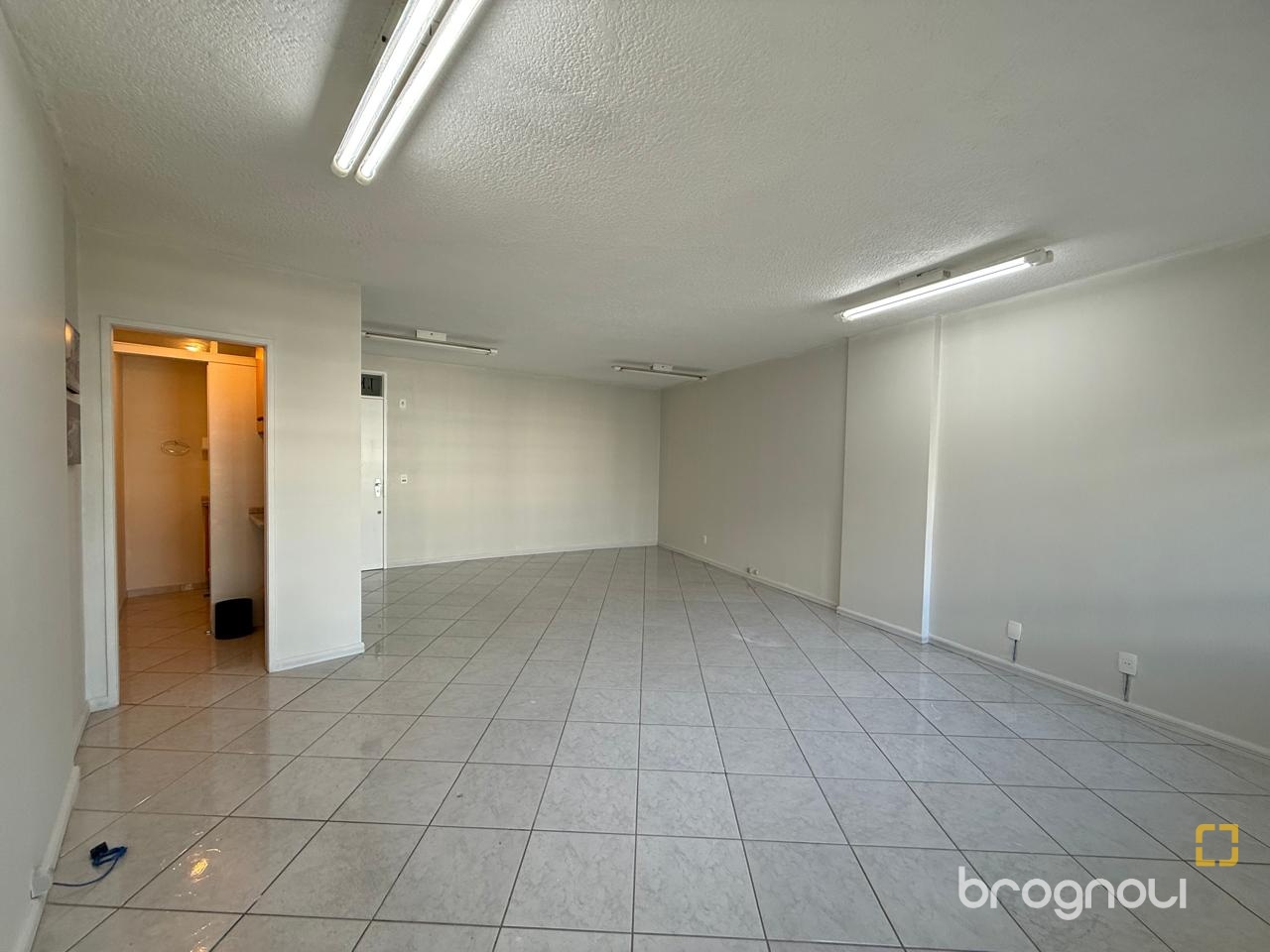 Sala com 40m², no bairro Centro em Florianópolis