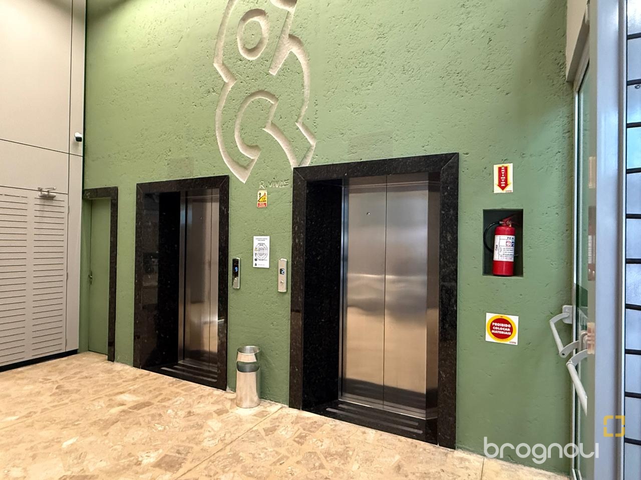 Sala com 40m², no bairro Centro em Florianópolis
