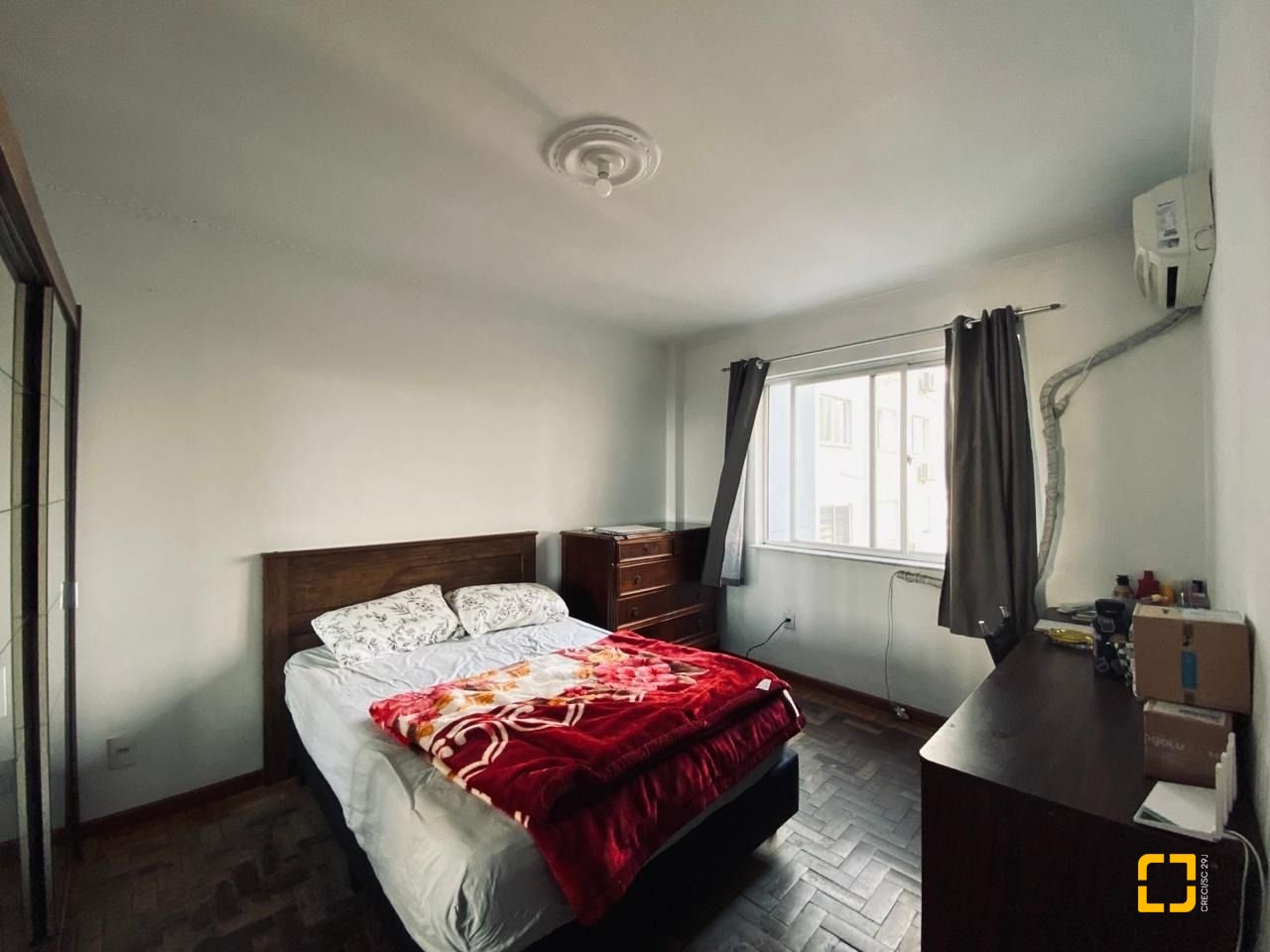 Apartamento com 84m², 4 quartos (sendo 1 suíte), 1 garagem, no bairro Centro em Florianópolis