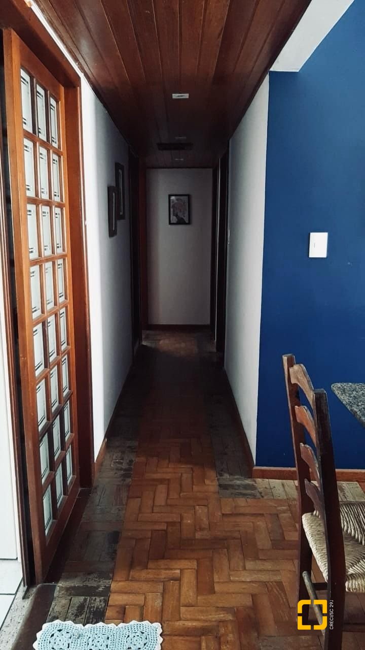 Apartamento com 84m², 4 quartos (sendo 1 suíte), 1 garagem, no bairro Centro em Florianópolis