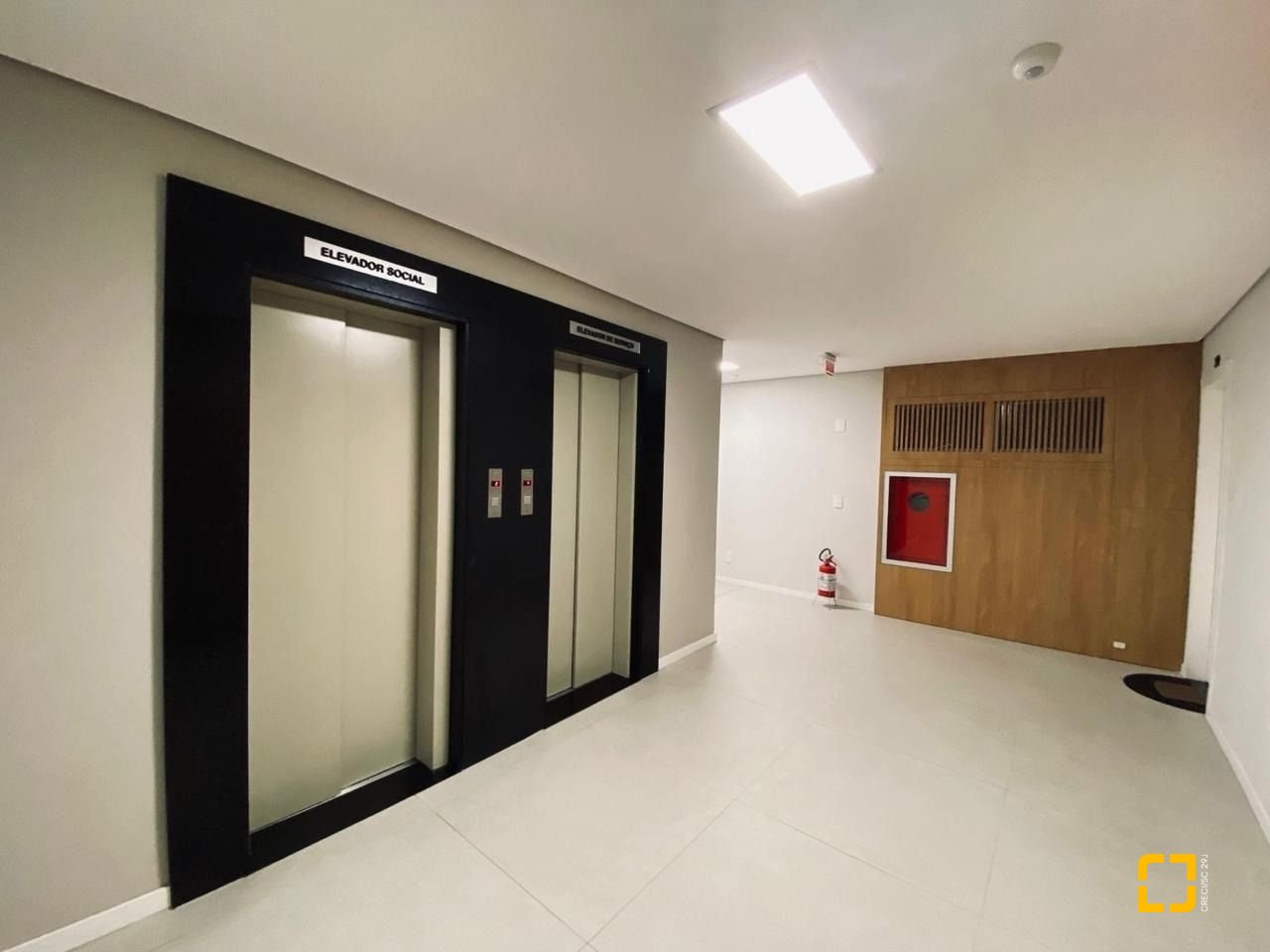 Apartamento com 84m², 4 quartos (sendo 1 suíte), 1 garagem, no bairro Centro em Florianópolis