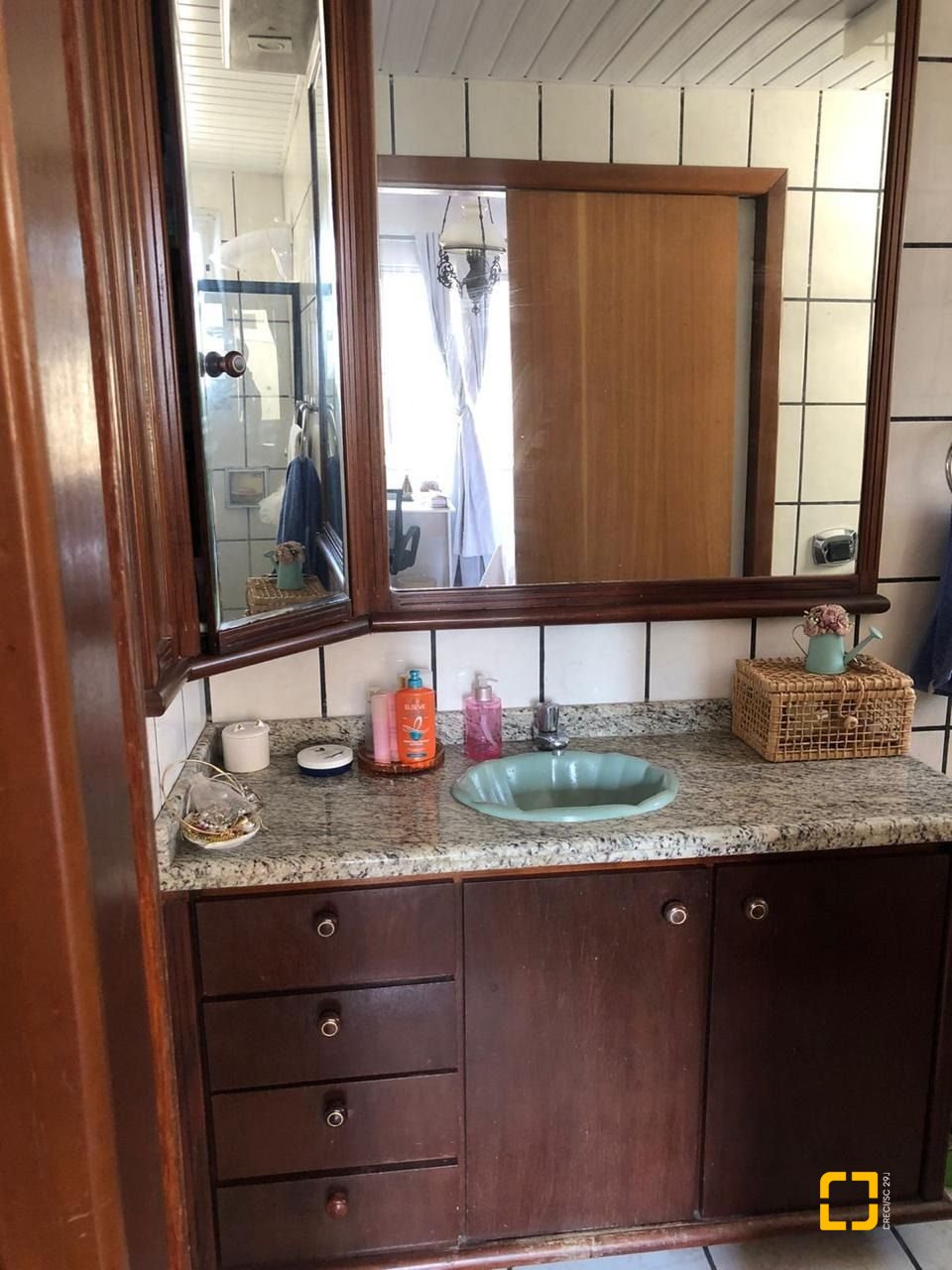Apartamento com 84m², 4 quartos (sendo 1 suíte), 1 garagem, no bairro Centro em Florianópolis