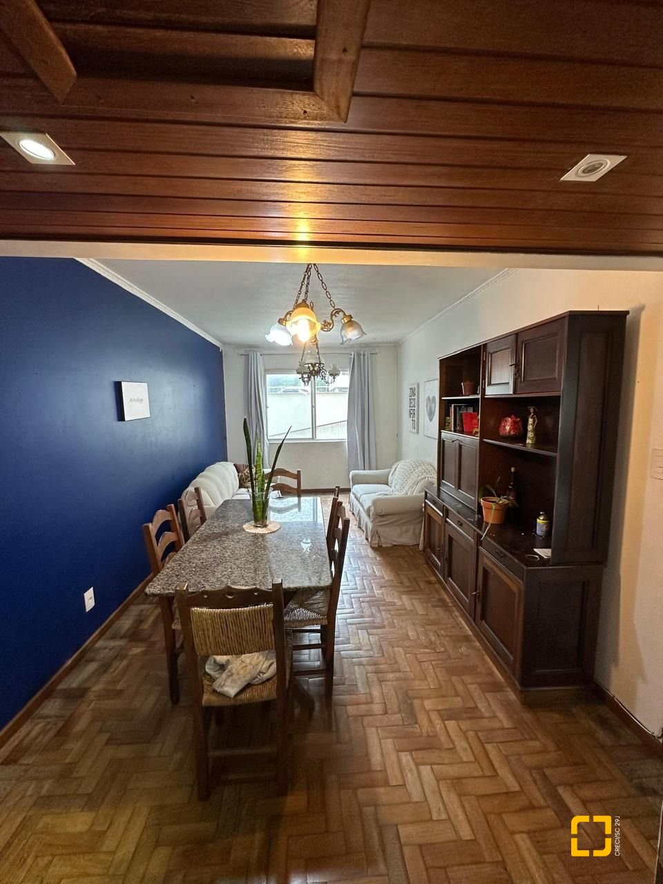 Apartamento com 84m², 4 quartos (sendo 1 suíte), 1 garagem, no bairro Centro em Florianópolis