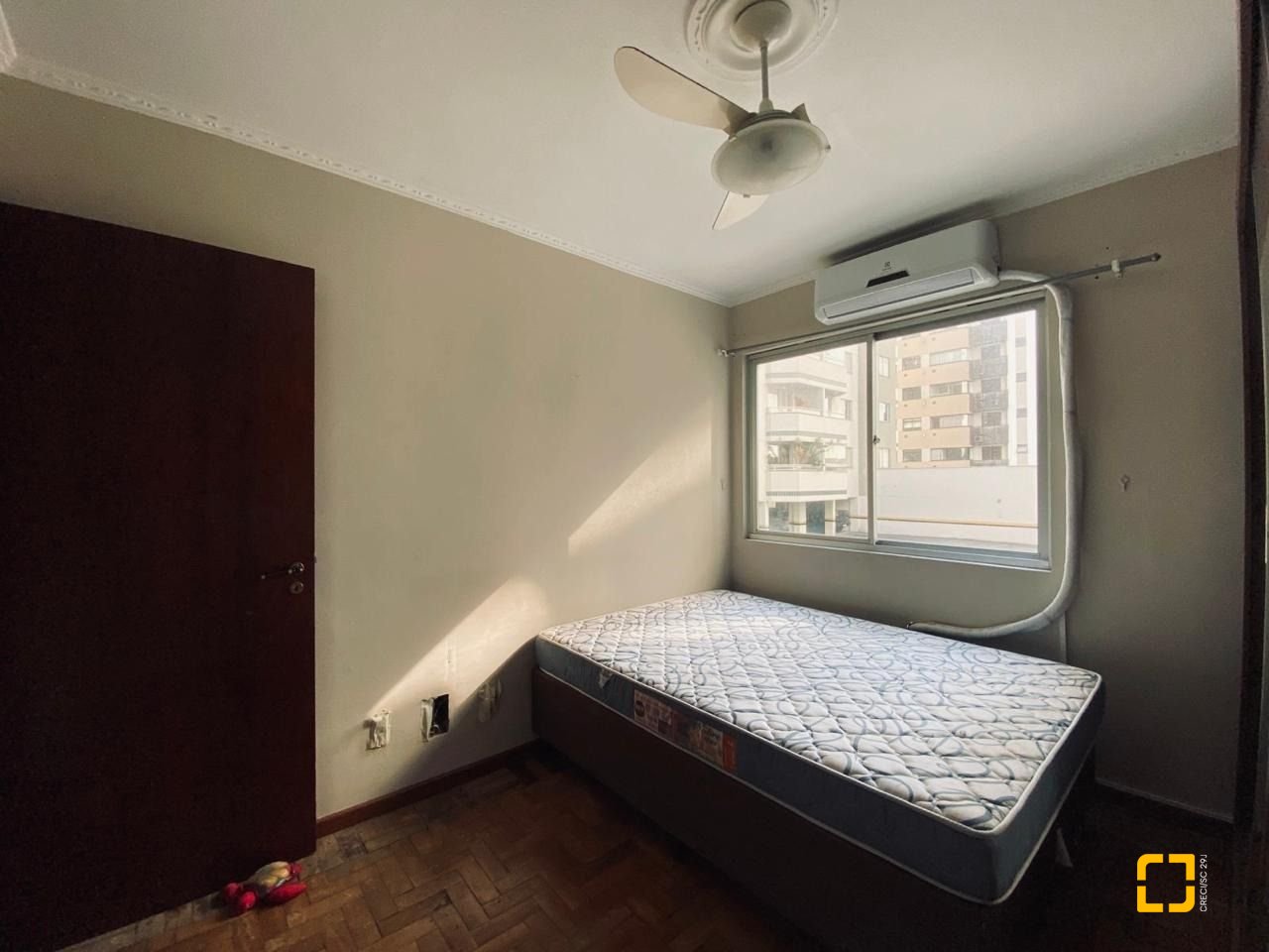 Apartamento com 84m², 4 quartos (sendo 1 suíte), 1 garagem, no bairro Centro em Florianópolis