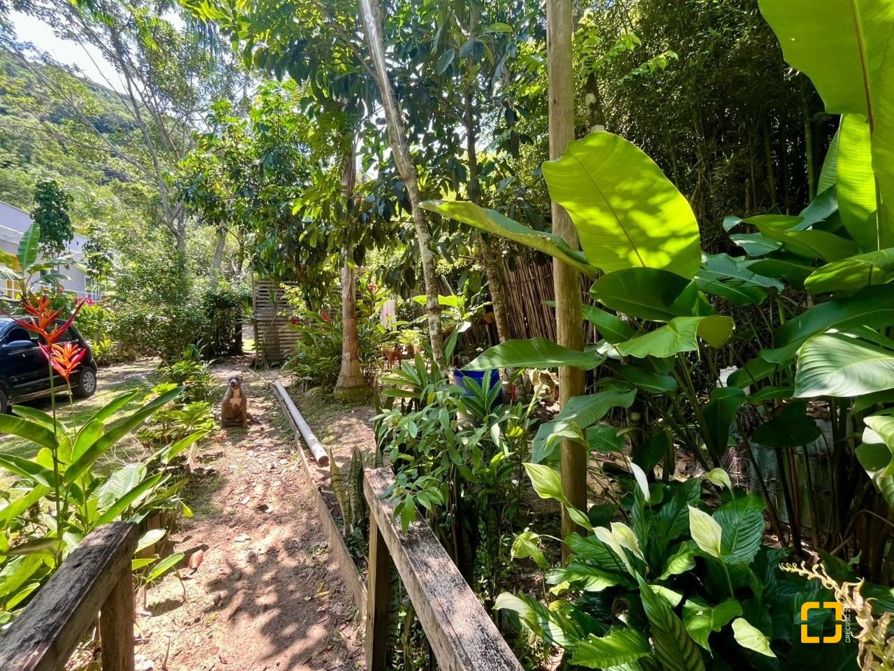 Casa com 80m², 3 quartos, 4 garagens, no bairro Campeche em Florianópolis