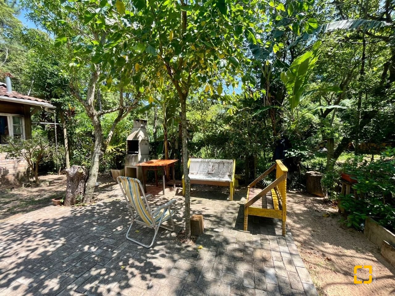 Casa com 80m², 3 quartos, 4 garagens, no bairro Campeche em Florianópolis