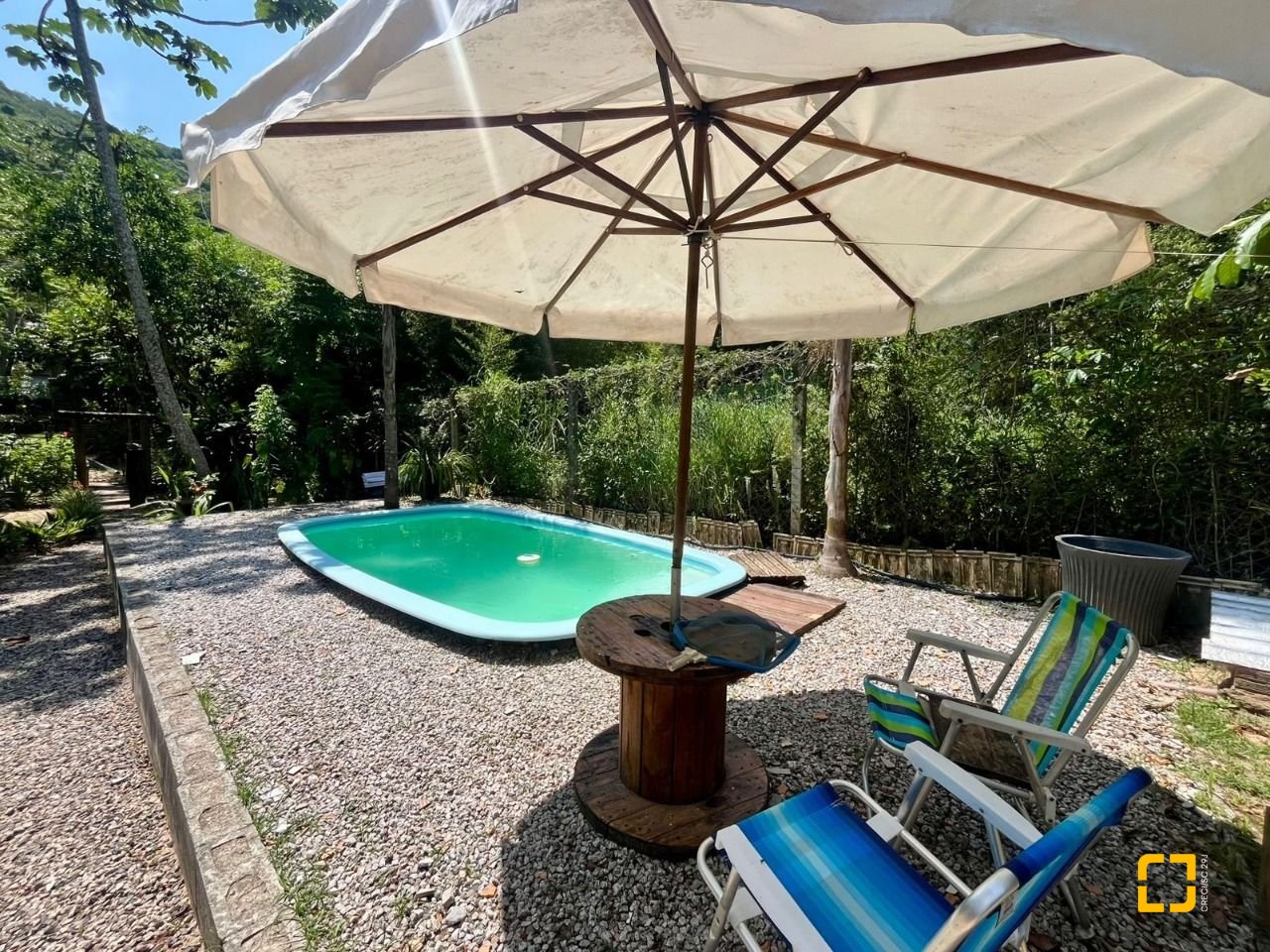 Casa com 80m², 3 quartos, 4 garagens, no bairro Campeche em Florianópolis