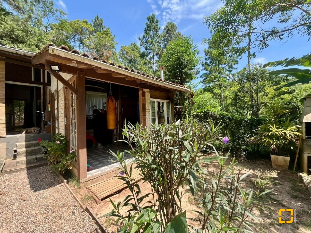 Casa com 80m², 3 quartos, 4 garagens, no bairro Campeche em Florianópolis