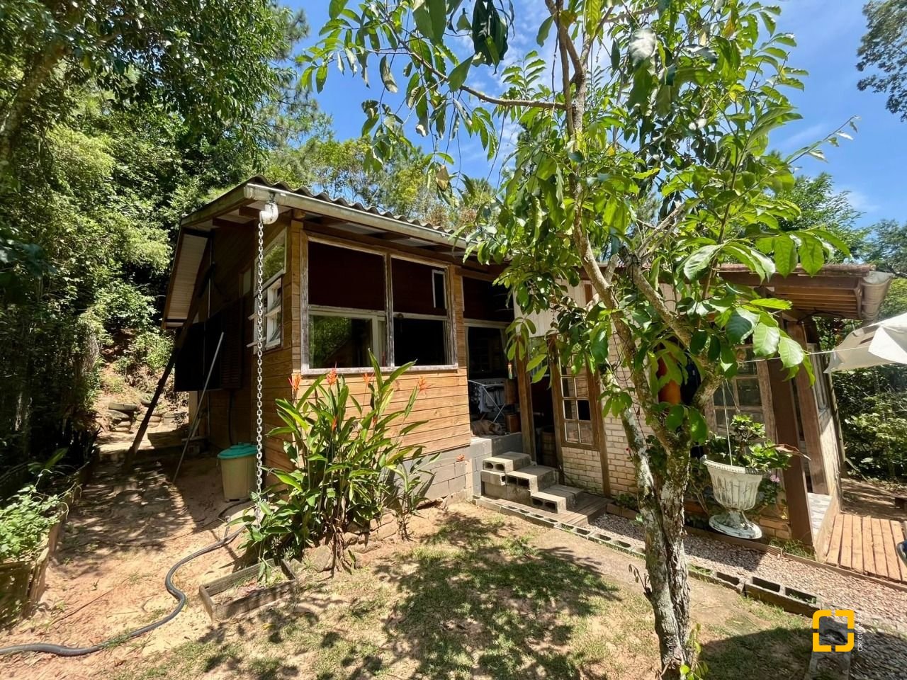 Casa com 80m², 3 quartos, 4 garagens, no bairro Campeche em Florianópolis