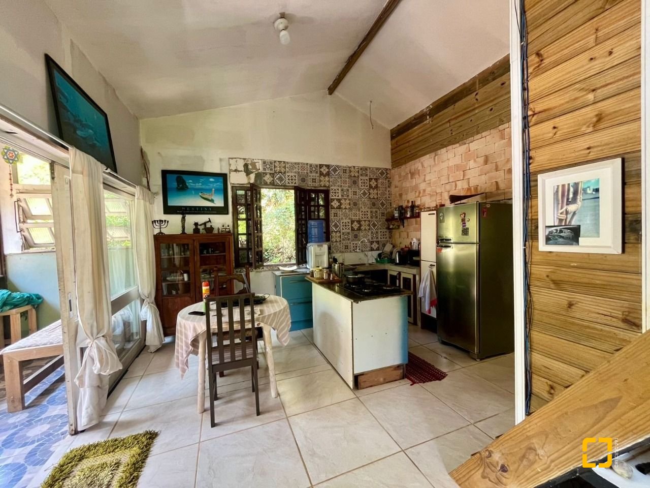 Casa com 80m², 3 quartos, 4 garagens, no bairro Campeche em Florianópolis