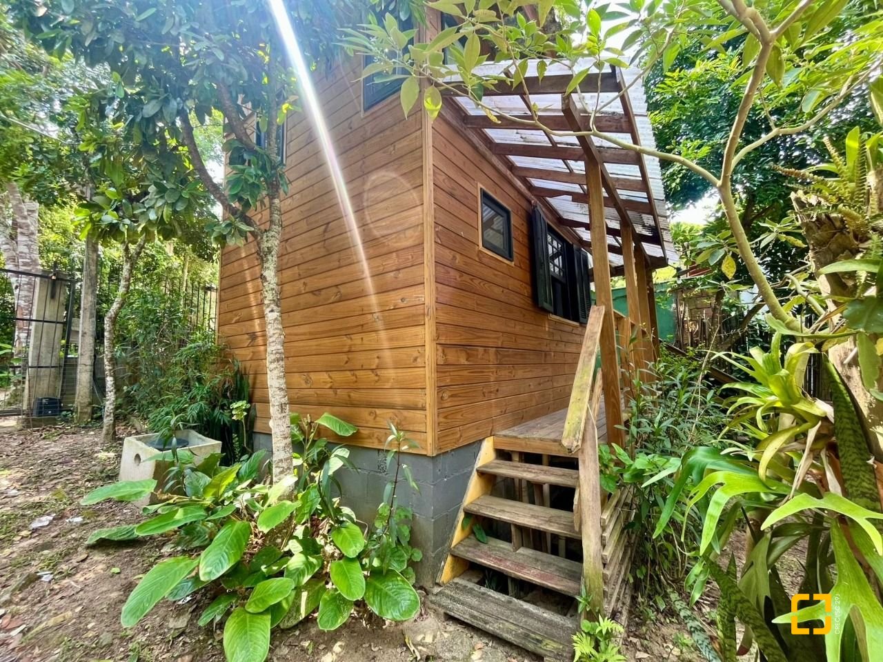 Casa com 80m², 3 quartos, 4 garagens, no bairro Campeche em Florianópolis