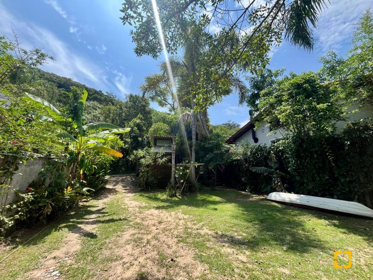 Casa com 80m², 3 quartos, 4 garagens, no bairro Campeche em Florianópolis