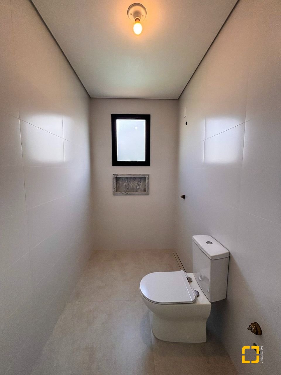 Casa com 233m², 7 quartos (sendo 3 suítes), 2 garagens, no bairro Ingleses em Florianópolis