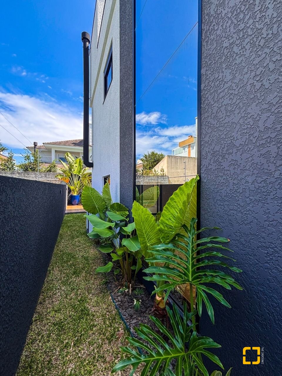 Casa com 233m², 7 quartos (sendo 3 suítes), 2 garagens, no bairro Ingleses em Florianópolis