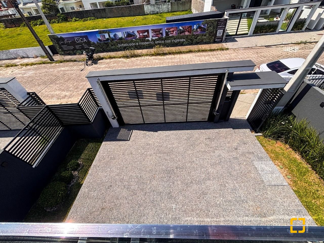 Casa com 233m², 7 quartos (sendo 3 suítes), 2 garagens, no bairro Ingleses em Florianópolis