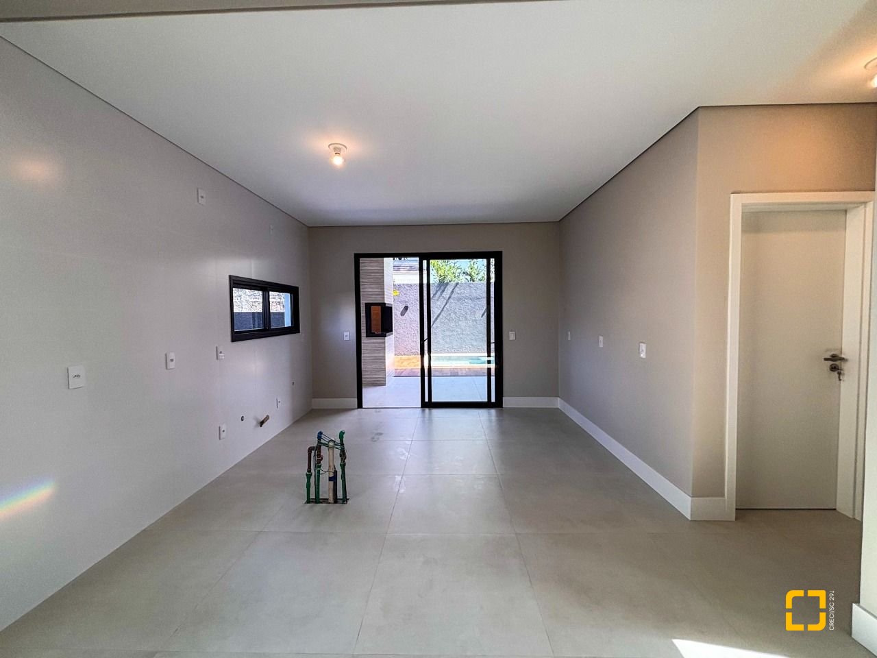 Casa com 233m², 7 quartos (sendo 3 suítes), 2 garagens, no bairro Ingleses em Florianópolis