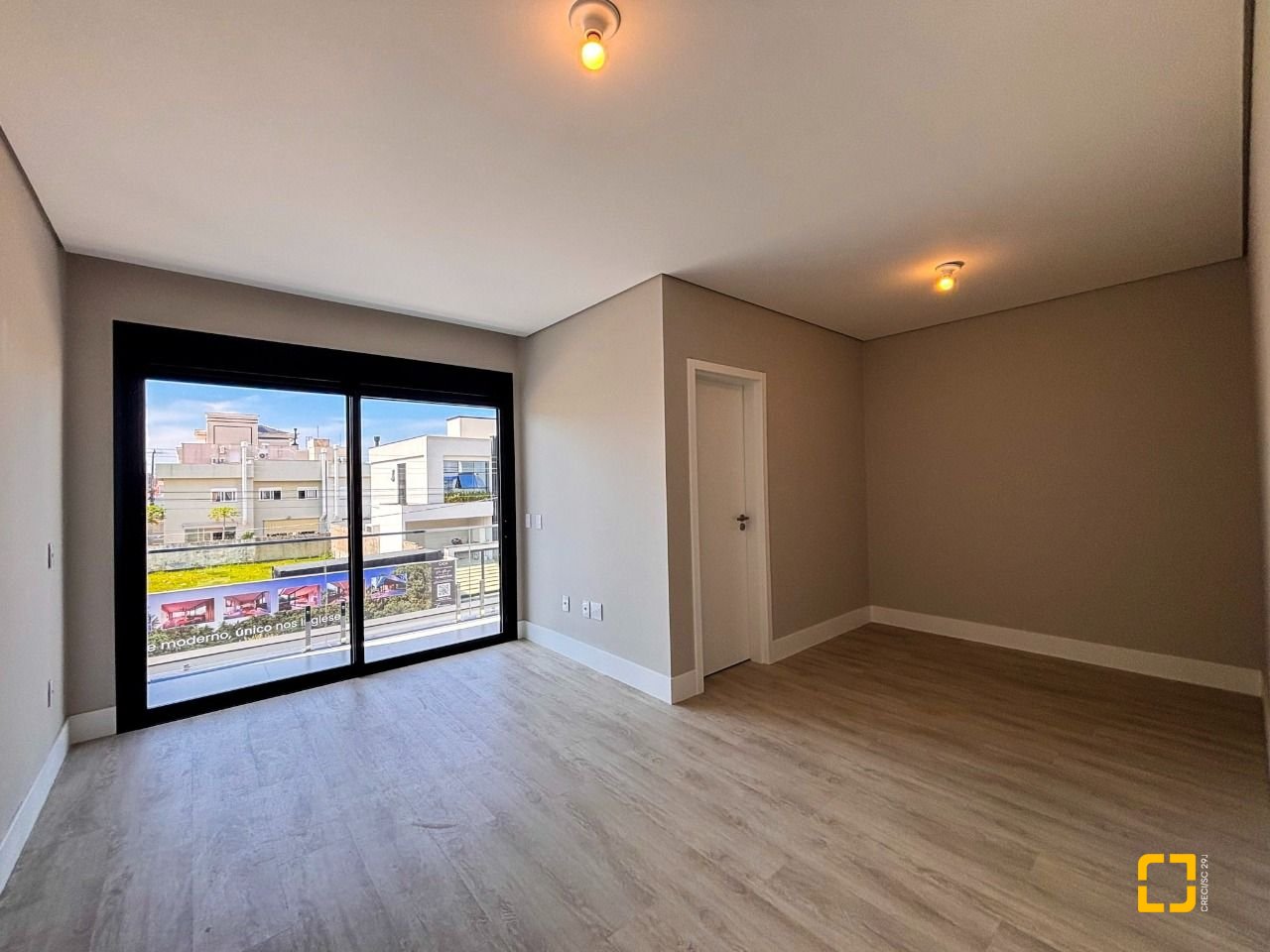 Casa com 233m², 7 quartos (sendo 3 suítes), 2 garagens, no bairro Ingleses em Florianópolis