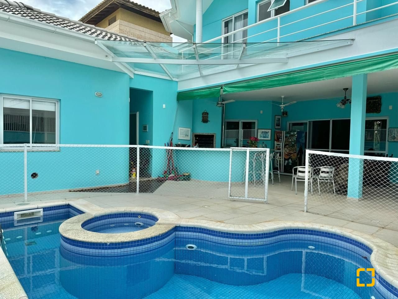 Casa com 269m², 5 quartos (sendo 2 suítes), 6 garagens, no bairro Jurerê em Florianópolis