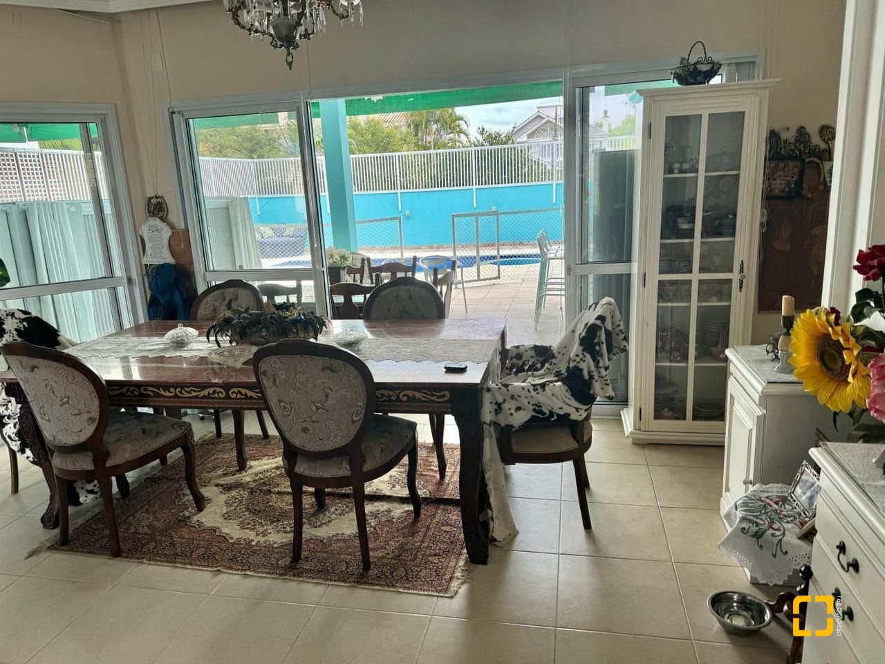 Casa com 269m², 5 quartos (sendo 2 suítes), 6 garagens, no bairro Jurerê em Florianópolis