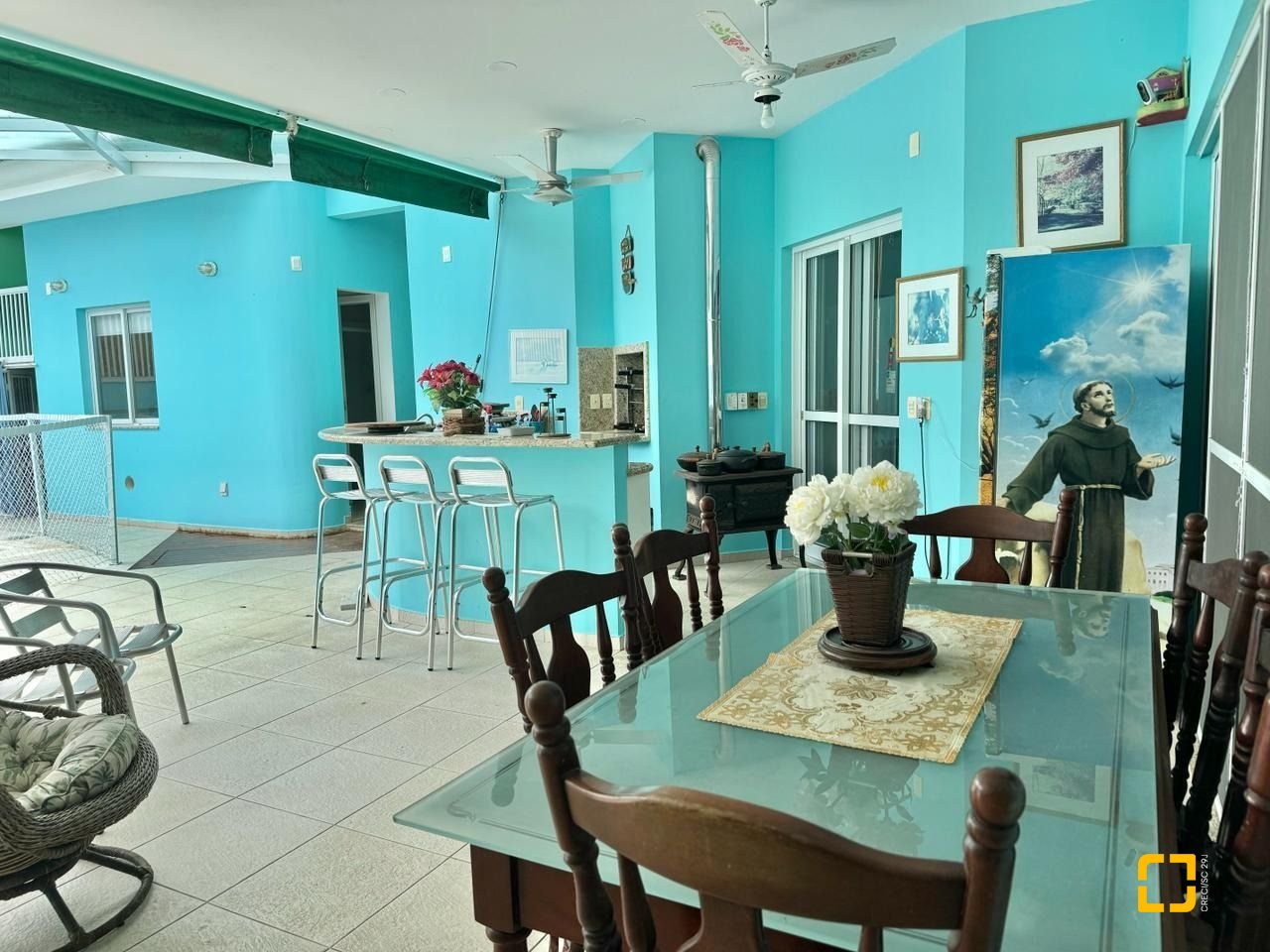 Casa com 269m², 5 quartos (sendo 2 suítes), 6 garagens, no bairro Jurerê em Florianópolis