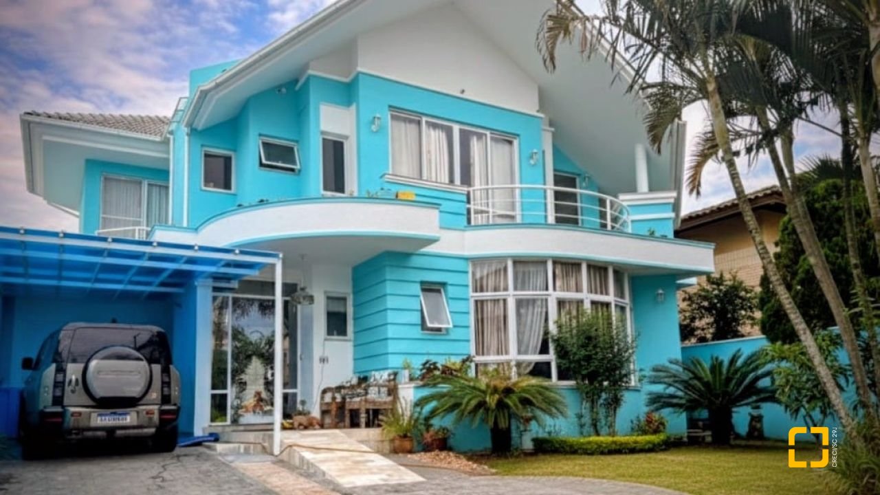 Casa com 269m², 5 quartos (sendo 2 suítes), 6 garagens, no bairro Jurerê em Florianópolis