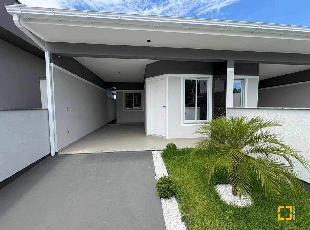 Casa com 79m², 3 quartos (sendo 1 suíte), 1 garagem, no bairro Sertão do Maruim em São José