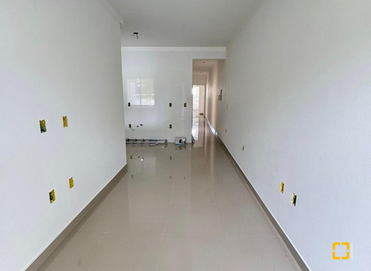 Casa com 79m², 3 quartos (sendo 1 suíte), 1 garagem, no bairro Sertão do Maruim em São José