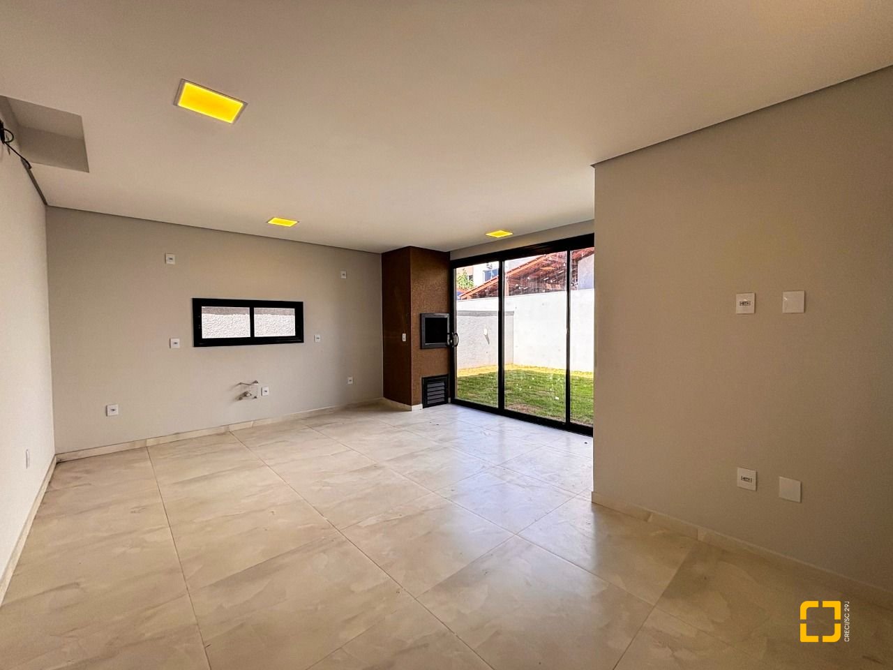 Casa com 157m², 4 quartos (sendo 1 suíte), 1 garagem, no bairro Rio Vermelho em Florianópolis