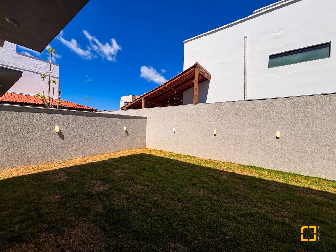 Casa com 157m², 4 quartos (sendo 1 suíte), 1 garagem, no bairro Rio Vermelho em Florianópolis