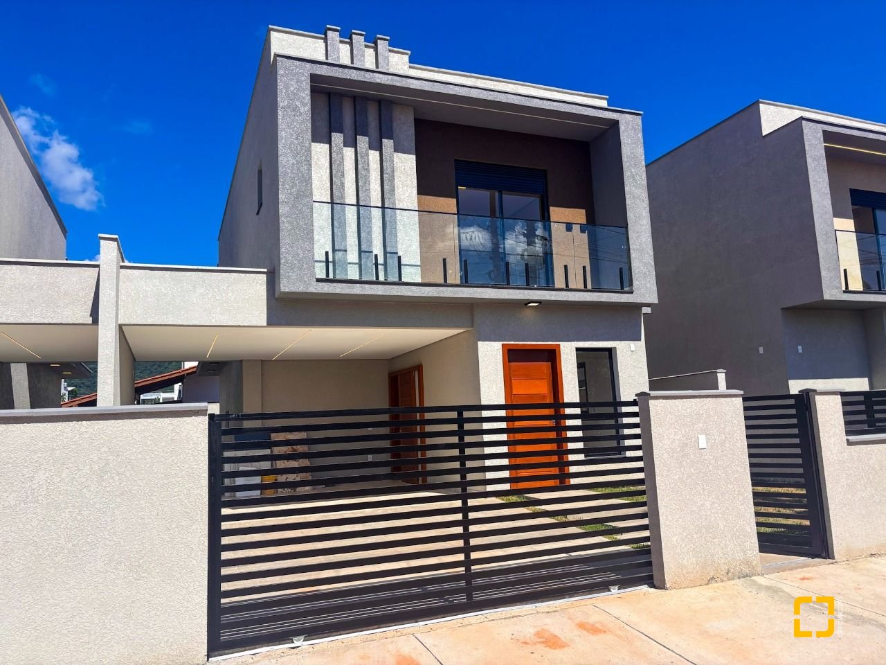 Casa com 157m², 4 quartos (sendo 1 suíte), 1 garagem, no bairro Rio Vermelho em Florianópolis