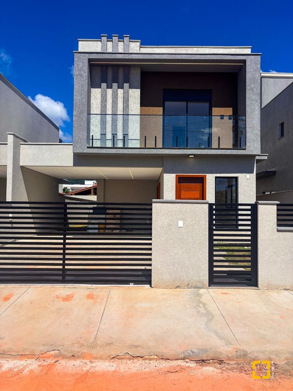 Casa com 157m², 4 quartos (sendo 1 suíte), 1 garagem, no bairro Rio Vermelho em Florianópolis
