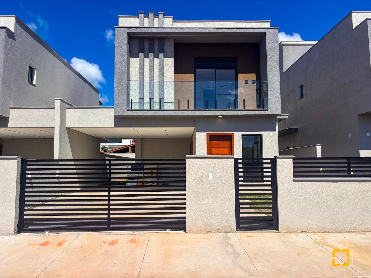 Casa com 157m², 4 quartos (sendo 1 suíte), 1 garagem, no bairro Rio Vermelho em Florianópolis