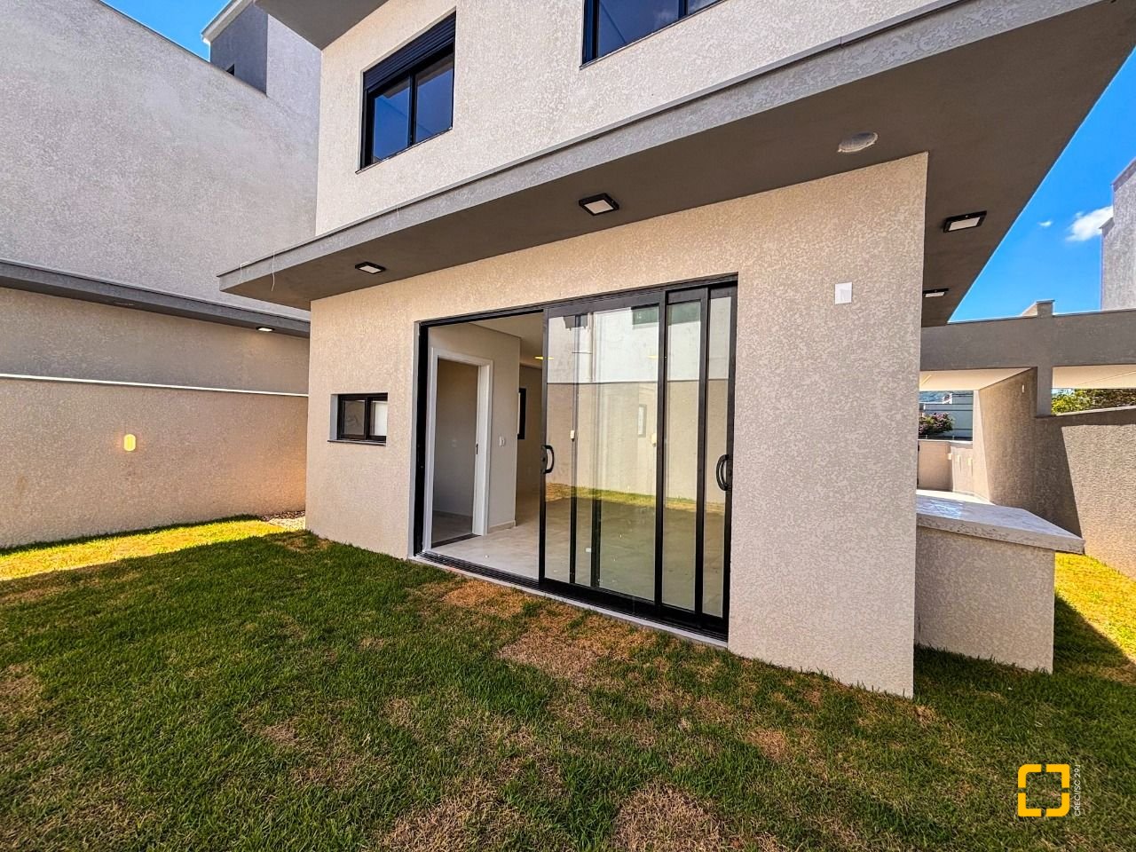Casa com 157m², 4 quartos (sendo 1 suíte), 1 garagem, no bairro Rio Vermelho em Florianópolis