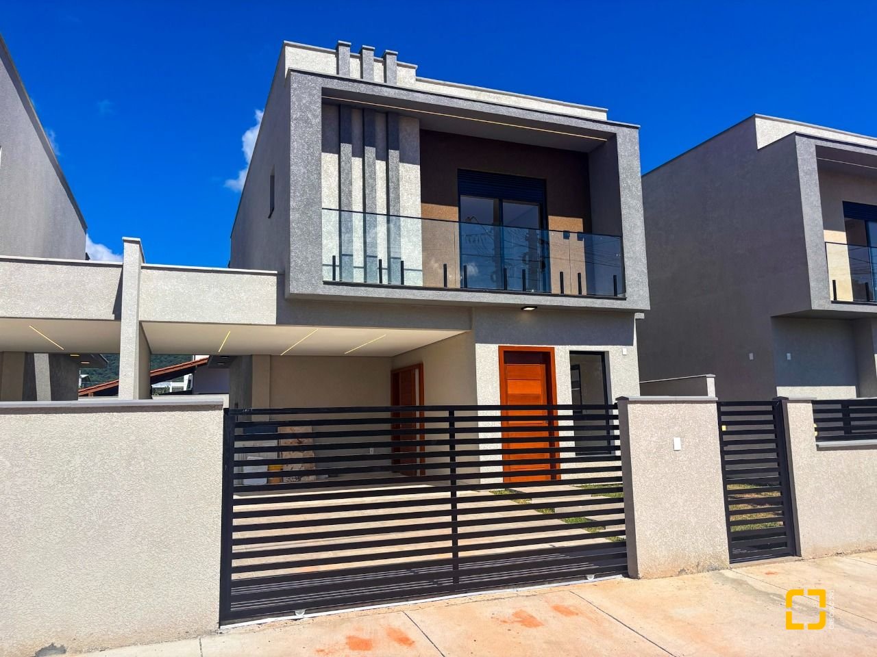 Casa com 157m², 4 quartos (sendo 1 suíte), 1 garagem, no bairro Rio Vermelho em Florianópolis