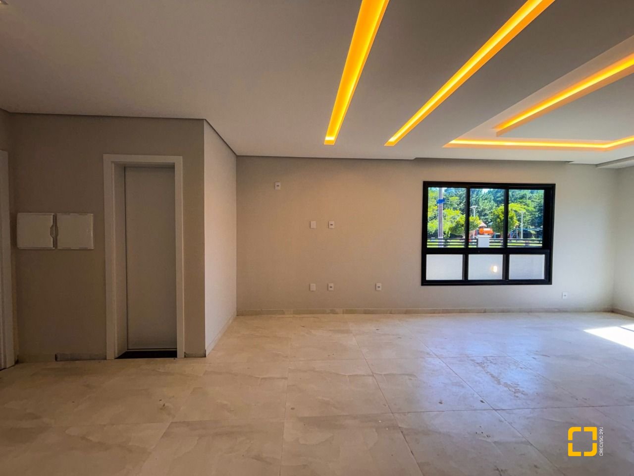 Casa com 177m², 6 quartos (sendo 3 suítes), 2 garagens, no bairro Rio Vermelho em Florianópolis