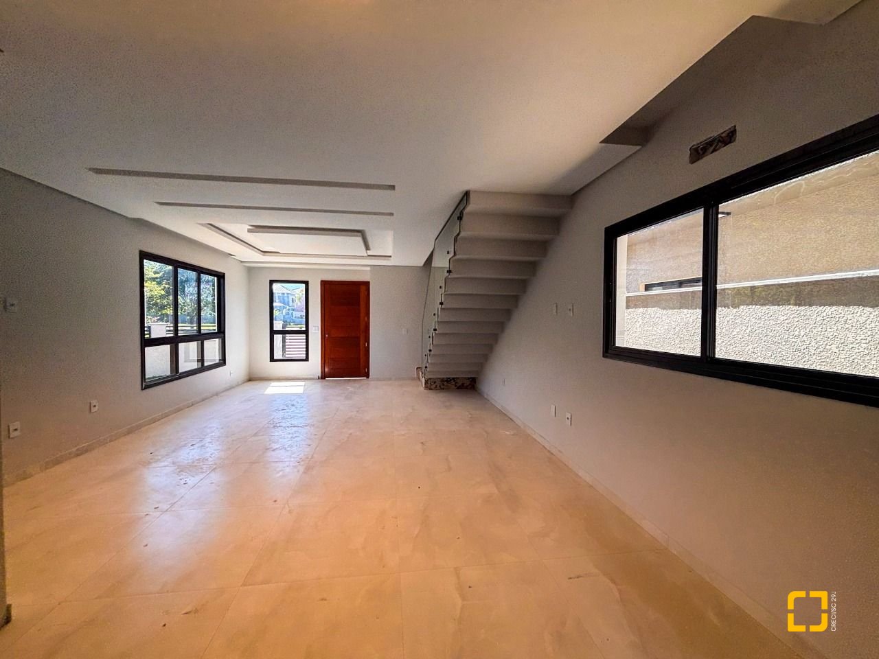Casa com 177m², 6 quartos (sendo 3 suítes), 2 garagens, no bairro Rio Vermelho em Florianópolis