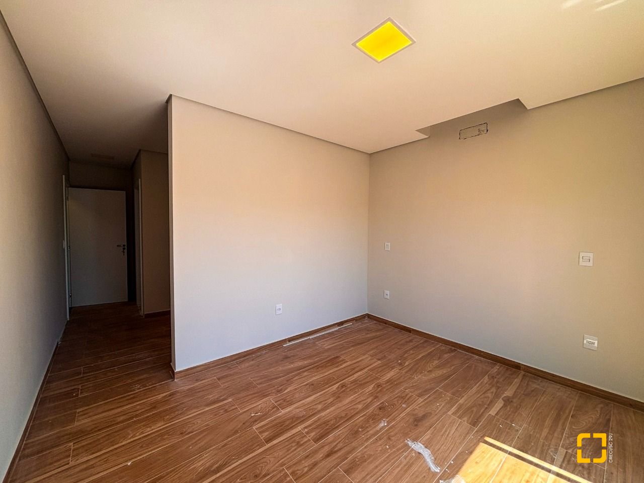 Casa com 177m², 6 quartos (sendo 3 suítes), 2 garagens, no bairro Rio Vermelho em Florianópolis
