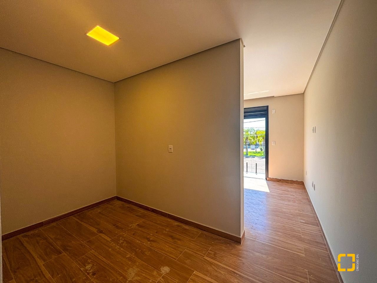 Casa com 177m², 6 quartos (sendo 3 suítes), 2 garagens, no bairro Rio Vermelho em Florianópolis