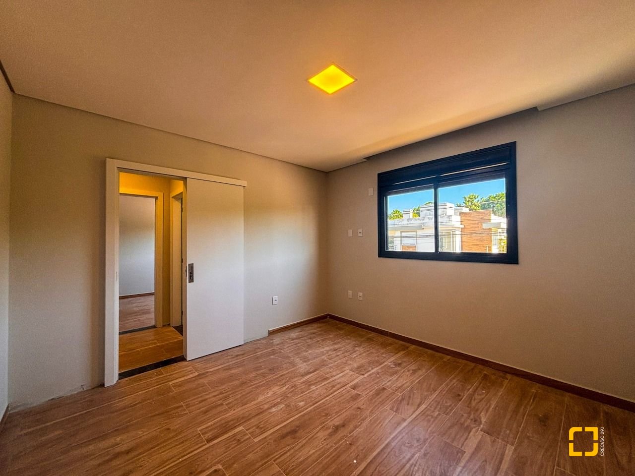Casa com 177m², 6 quartos (sendo 3 suítes), 2 garagens, no bairro Rio Vermelho em Florianópolis