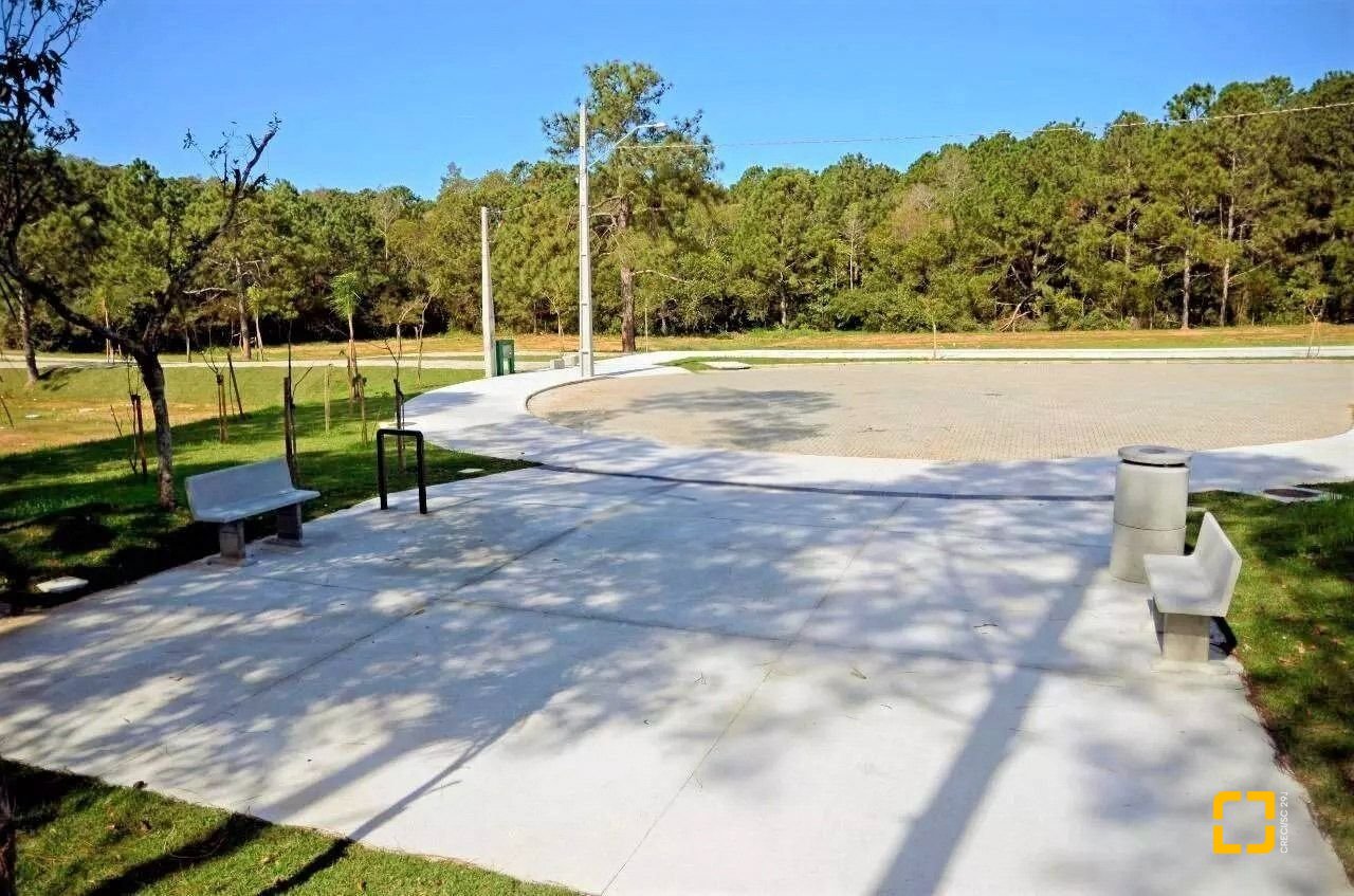 Casa com 120m², 4 quartos (sendo 2 suítes), 2 garagens, no bairro Rio Vermelho em Florianópolis