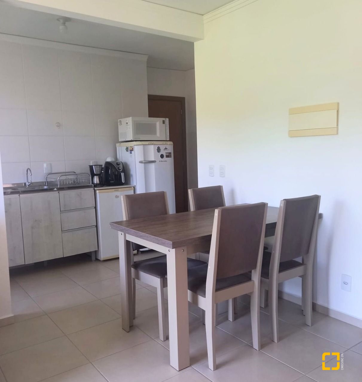 Apartamento com 78m², 2 quartos, 2 garagens, no bairro Vargem do Bom Jesus em Florianópolis