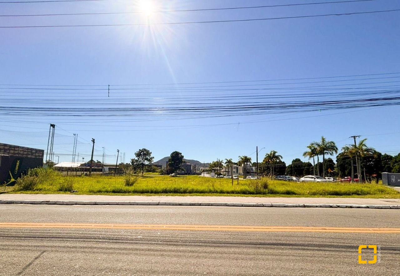 Terreno com 3200m², no bairro Rio Vermelho em Florianópolis